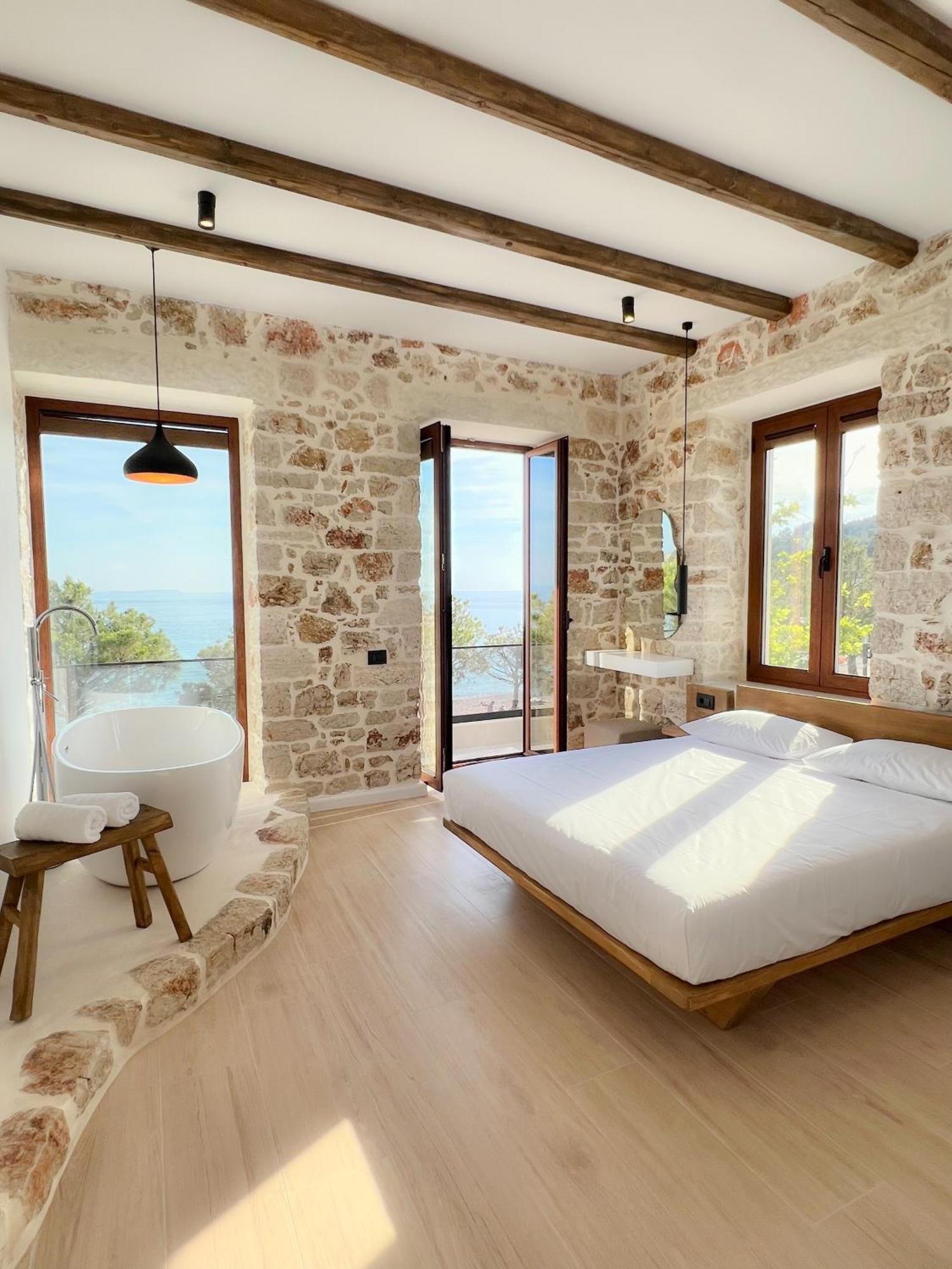 Hotel Acta 1939 Himare